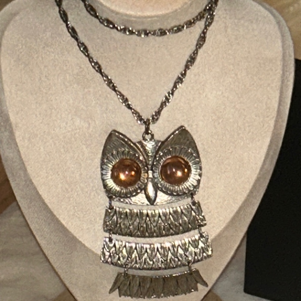 Park Lane‎ Vintage Large  Articulated Owl Pendant & Chain